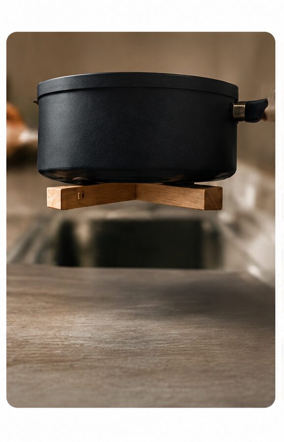 Pot set down on the trivet, magnets engaging